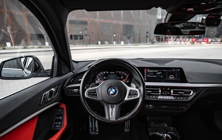 BMW 1 серия, 2021 год, 4 600 000 рублей, 22 фотография