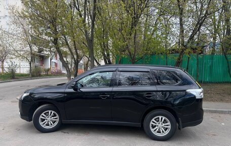 Mitsubishi Outlander III рестайлинг 3, 2013 год, 1 900 000 рублей, 5 фотография