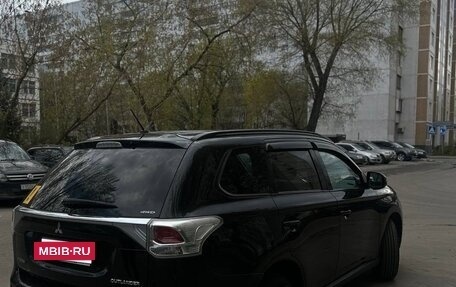 Mitsubishi Outlander III рестайлинг 3, 2013 год, 1 900 000 рублей, 7 фотография