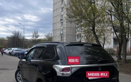 Mitsubishi Outlander III рестайлинг 3, 2013 год, 1 900 000 рублей, 6 фотография