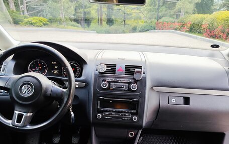 Volkswagen Touran III, 2011 год, 1 200 000 рублей, 16 фотография