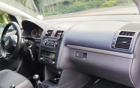 Volkswagen Touran III, 2011 год, 1 200 000 рублей, 20 фотография