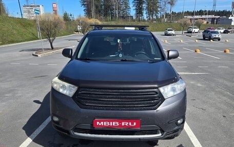 Toyota Highlander III, 2013 год, 1 999 999 рублей, 1 фотография