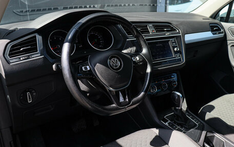 Volkswagen Tiguan II, 2017 год, 2 100 000 рублей, 13 фотография