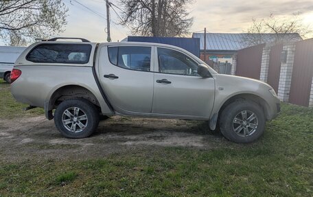 Mitsubishi L200 IV рестайлинг, 2011 год, 1 000 000 рублей, 4 фотография
