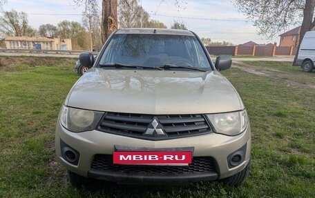 Mitsubishi L200 IV рестайлинг, 2011 год, 1 000 000 рублей, 2 фотография