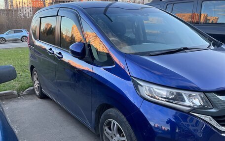 Honda Freed II, 2017 год, 1 350 000 рублей, 2 фотография