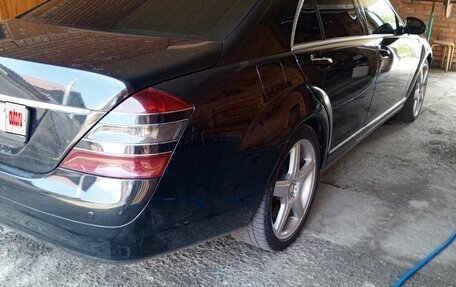 Mercedes-Benz S-Класс, 2007 год, 1 350 000 рублей, 3 фотография