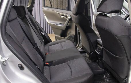 Toyota RAV4, 2020 год, 3 198 000 рублей, 12 фотография