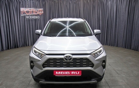 Toyota RAV4, 2020 год, 3 198 000 рублей, 2 фотография