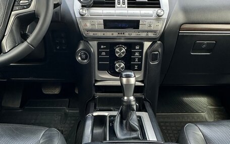 Toyota Land Cruiser Prado 150 рестайлинг 2, 2017 год, 4 000 000 рублей, 5 фотография