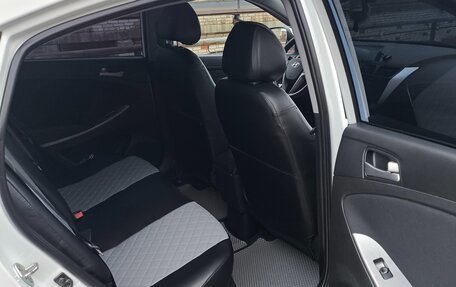Hyundai Solaris II рестайлинг, 2015 год, 910 000 рублей, 10 фотография