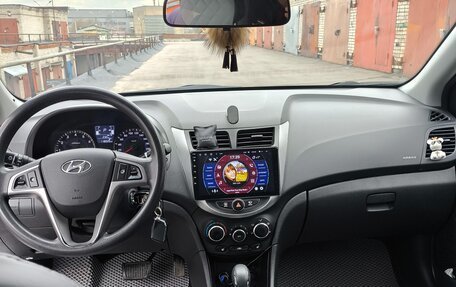 Hyundai Solaris II рестайлинг, 2015 год, 910 000 рублей, 23 фотография