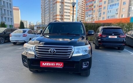 Toyota Land Cruiser 200, 2013 год, 3 500 000 рублей, 3 фотография