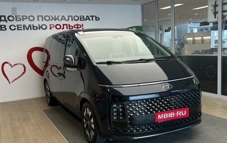 Hyundai Staria, 2022 год, 4 990 000 рублей, 3 фотография