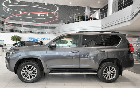 Toyota Land Cruiser Prado 150 рестайлинг 2, 2017 год, 3 950 000 рублей, 8 фотография