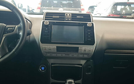 Toyota Land Cruiser Prado 150 рестайлинг 2, 2017 год, 3 950 000 рублей, 15 фотография