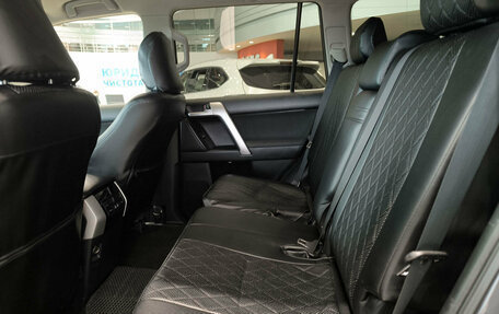 Toyota Land Cruiser Prado 150 рестайлинг 2, 2017 год, 3 950 000 рублей, 12 фотография