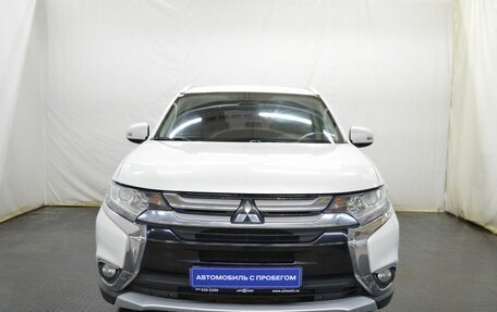 Mitsubishi Outlander III рестайлинг 3, 2015 год, 1 675 000 рублей, 2 фотография