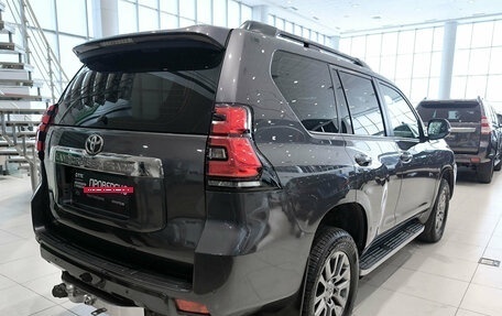 Toyota Land Cruiser Prado 150 рестайлинг 2, 2017 год, 3 950 000 рублей, 5 фотография