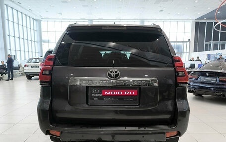 Toyota Land Cruiser Prado 150 рестайлинг 2, 2017 год, 3 950 000 рублей, 6 фотография