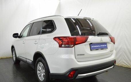 Mitsubishi Outlander III рестайлинг 3, 2015 год, 1 675 000 рублей, 7 фотография