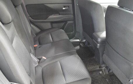 Mitsubishi Outlander III рестайлинг 3, 2015 год, 1 675 000 рублей, 13 фотография