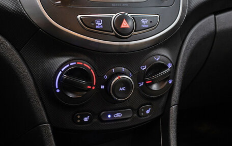 Hyundai Solaris II рестайлинг, 2014 год, 998 000 рублей, 18 фотография