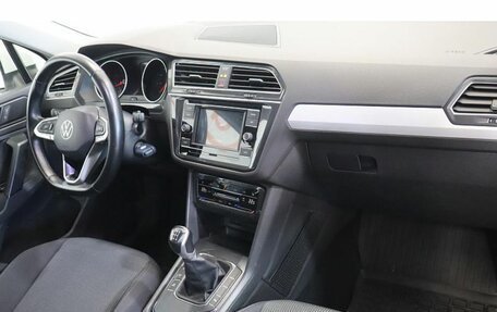 Volkswagen Tiguan II, 2021 год, 2 775 000 рублей, 5 фотография