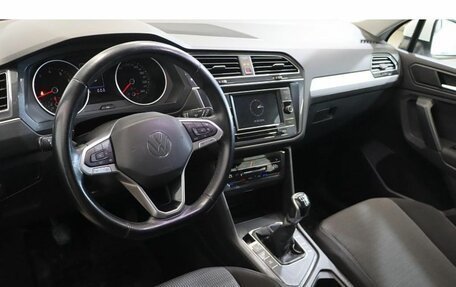 Volkswagen Tiguan II, 2021 год, 2 775 000 рублей, 6 фотография