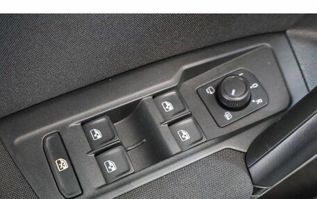 Volkswagen Tiguan II, 2021 год, 2 775 000 рублей, 15 фотография