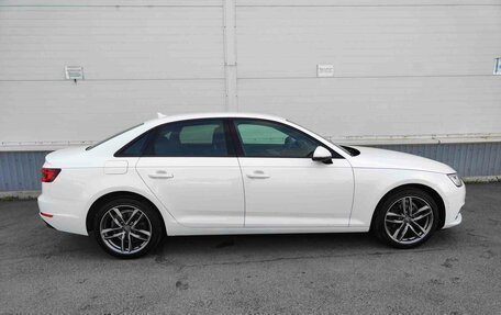 Audi A4, 2018 год, 1 985 000 рублей, 9 фотография