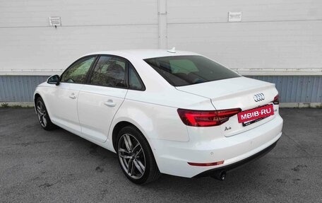 Audi A4, 2018 год, 1 985 000 рублей, 7 фотография