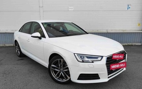 Audi A4, 2018 год, 1 985 000 рублей, 4 фотография