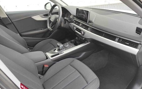 Audi A4, 2018 год, 1 985 000 рублей, 11 фотография