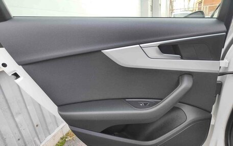 Audi A4, 2018 год, 1 985 000 рублей, 17 фотография