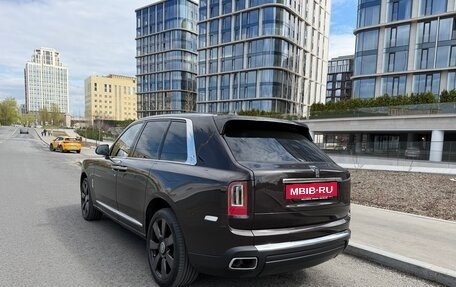 Rolls-Royce Cullinan, 2019 год, 27 990 000 рублей, 2 фотография