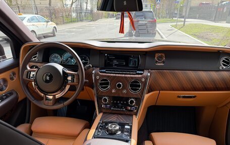 Rolls-Royce Cullinan, 2019 год, 27 990 000 рублей, 14 фотография