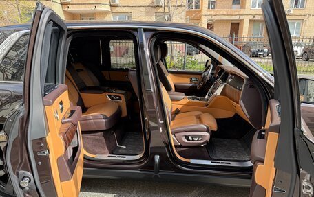 Rolls-Royce Cullinan, 2019 год, 27 990 000 рублей, 5 фотография