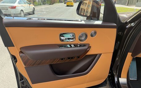 Rolls-Royce Cullinan, 2019 год, 27 990 000 рублей, 10 фотография