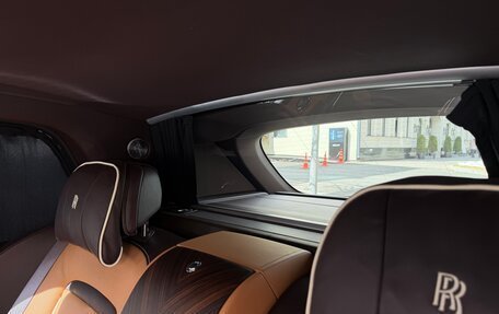 Rolls-Royce Cullinan, 2019 год, 27 990 000 рублей, 25 фотография
