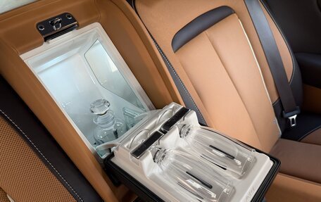 Rolls-Royce Cullinan, 2019 год, 27 990 000 рублей, 28 фотография
