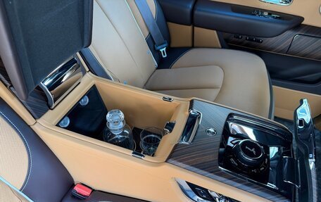 Rolls-Royce Cullinan, 2019 год, 27 990 000 рублей, 30 фотография
