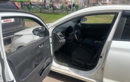 Hyundai Solaris II рестайлинг, 2018 год, 960 000 рублей, 5 фотография
