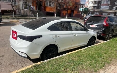 Hyundai Solaris II рестайлинг, 2018 год, 960 000 рублей, 2 фотография