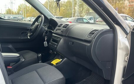 Skoda Roomster, 2013 год, 990 000 рублей, 10 фотография