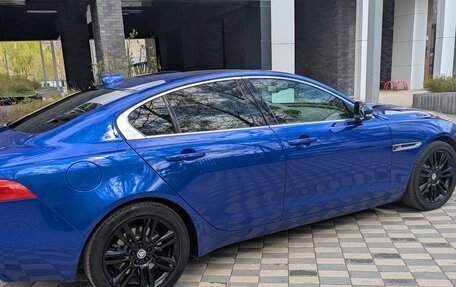Jaguar XE I рестайлинг, 2017 год, 2 500 000 рублей, 3 фотография