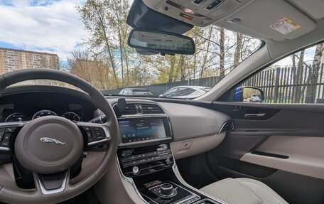 Jaguar XE I рестайлинг, 2017 год, 2 500 000 рублей, 15 фотография