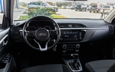 KIA Rio IV, 2021 год, 1 698 000 рублей, 6 фотография