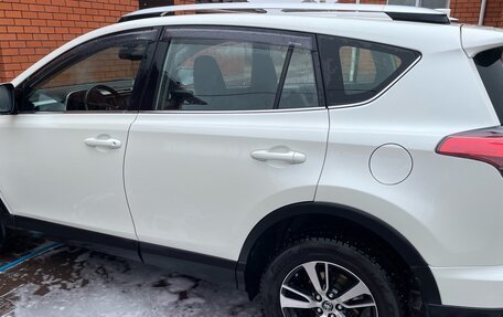 Toyota RAV4, 2018 год, 2 700 000 рублей, 3 фотография